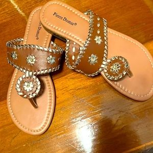 NWT PIERRE DUMAS BROWN/gold THONG SANDALS
